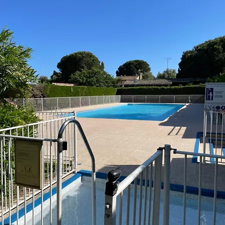Magnifique 2 Pieces Design, Moderne, Calme, Proche Plage, Avec Piscine, Tennis, Wifi Et Place De Parking Privee