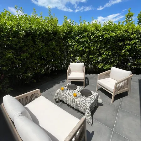 Magnifique 2 Pieces Design, Moderne, Calme, Proche Plage, Residence Avec Piscine, Tennis, Wifi Et Place De Parking Privee * Antibes
